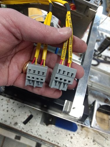 crappy connectors.jpg